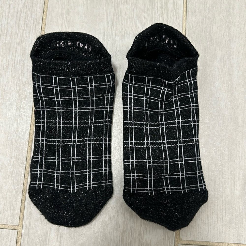 New tavi noir grip socks. Black and glitter OS